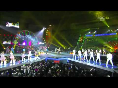 [HD] Performance 111231 A Pink ( & DJ + 2012 Stars ) - Hot Stuff