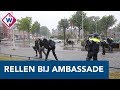Politie jaagt menigte weg bij Roemeense ambassade in Den Haag - OMROEP WEST