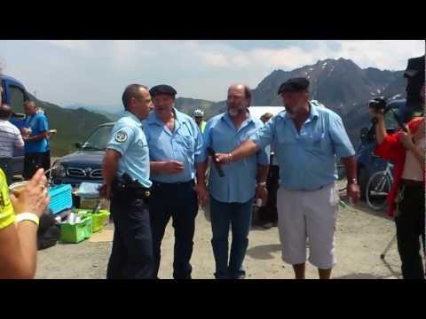 Se Canto chant Pyrénées en haut du col du Tourmalet lors de la Montée du Géant.