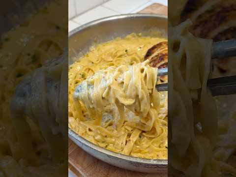 Creamy Lemon Garlic Chicken Alfredo