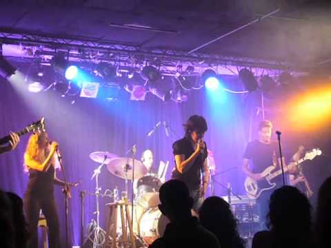 גלי עטרי בברל'ה מיוזיק קלאב - בין האש ובין המים