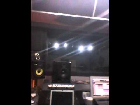 387 mixdown session with engineer KJ of 16 Bars