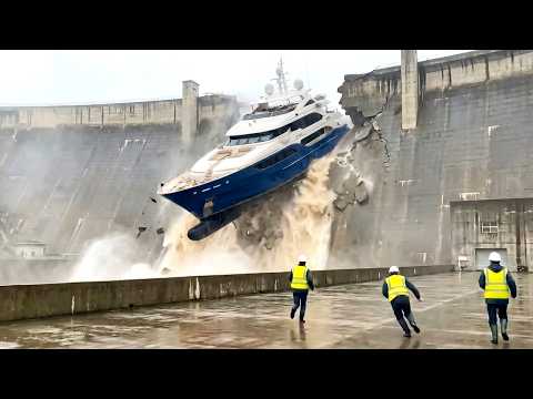 500 Unbelievable Boat Moments Caught on Camera