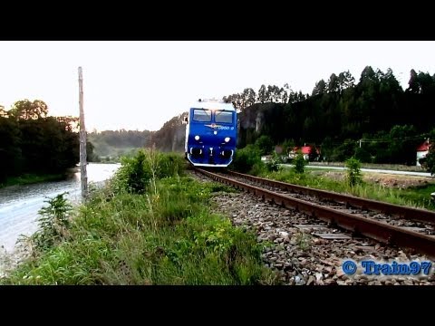 GM950 with Great Engineer Hauling Long Train (18 08 2013)