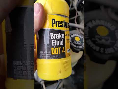 Mechanic States DOT 4 Brake Fluid