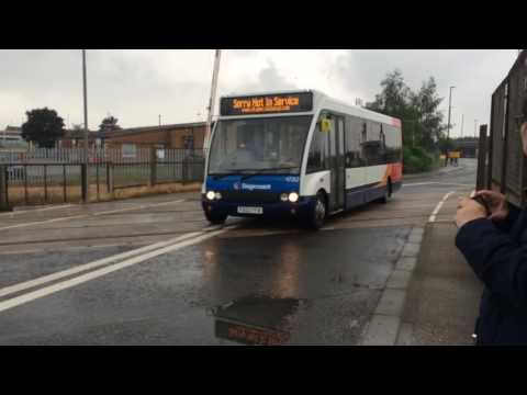 *ROADRUNNER* Stagecoach 47262 passes Great Northern Terrace L/C
