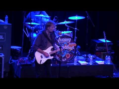 Marie Trout Intro - Help Me - Walter Trout Band - LIVE at the CoachHouse - musicUcansee.com