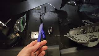 2020-2022 Ford Explorer airbag module removal (part 1)