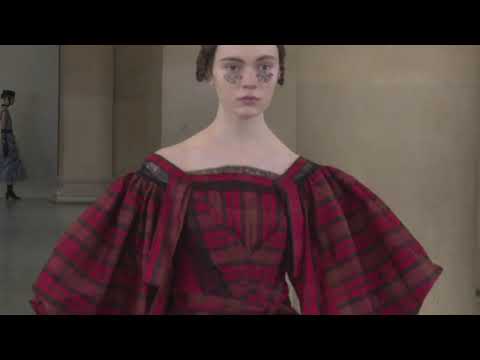 Bora Aksu London Woman FW 21-22