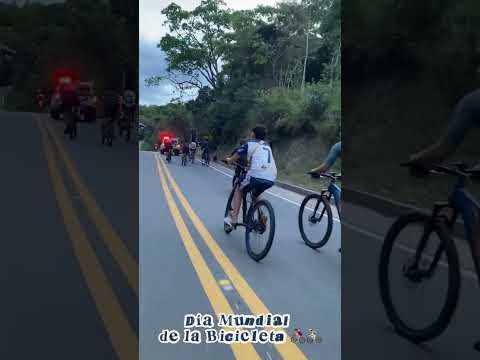 🌙 Así celebramos el Día Mundial de la Bicicleta en Vianí 🚴‍♂️✨