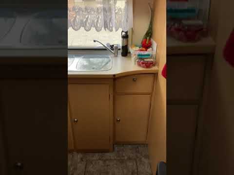 Kuchnia w kamperze Żuczku