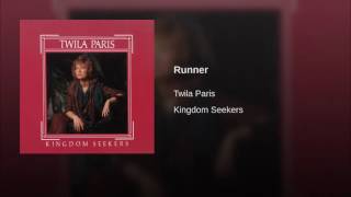 042 TWILA PARIS Runner