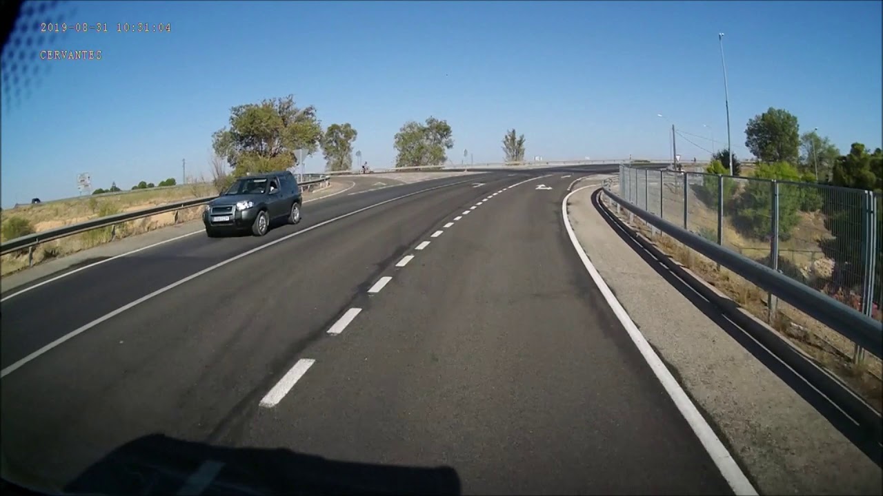 Watch video Approach to Parador de los Galanes aire, Central Spain, 31/08/2019, (N38°59'12.6'' W003°22'47.1'') Now Approach to Parador de los Galanes aire, Central Spain, 31/08/2019, (N38°59'12.6'' W003°22'47.1'')