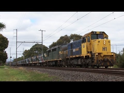 Diesels and Electric Trains on 2% (1 in 50) grade: Australian Trains