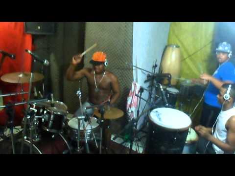 Banda O pega gravando seu primeiro cd de muitos que vem por ae.