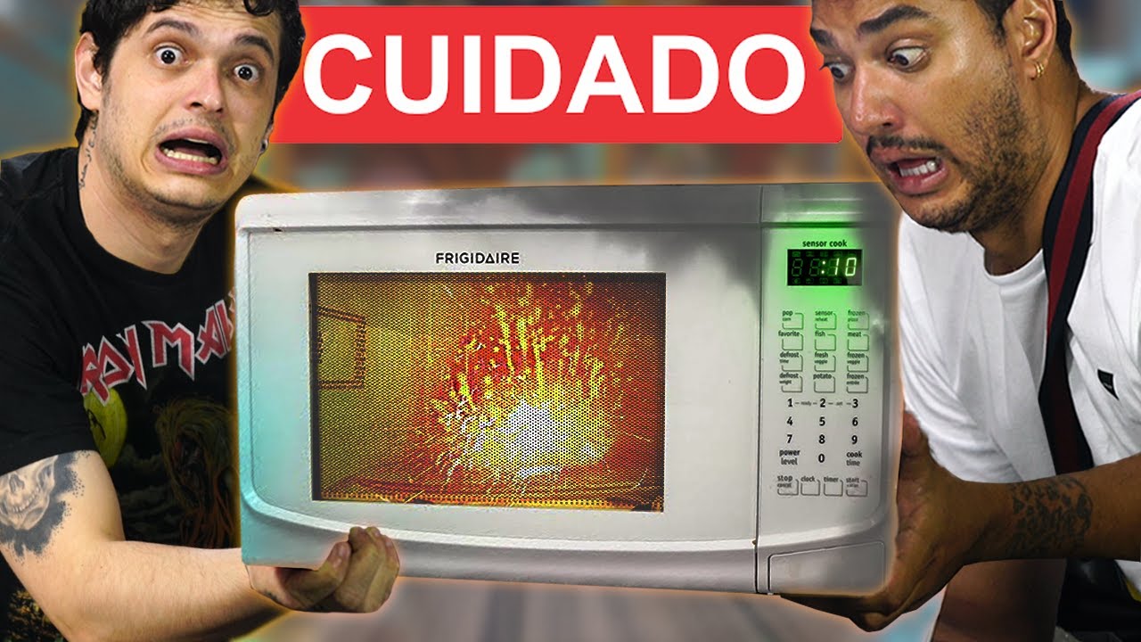 10 COISAS QUE VOCÊ NUNCA DEVE COLOCAR NO MICROONDAS !!