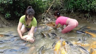 The Young Girl's Excellent Fishing Skills on The River and Lakes, Catching a Lots of Fish