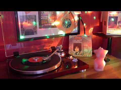 ''KEEP THE CUSTOMER SATISFIED '': MARSHA HUNT (1970).