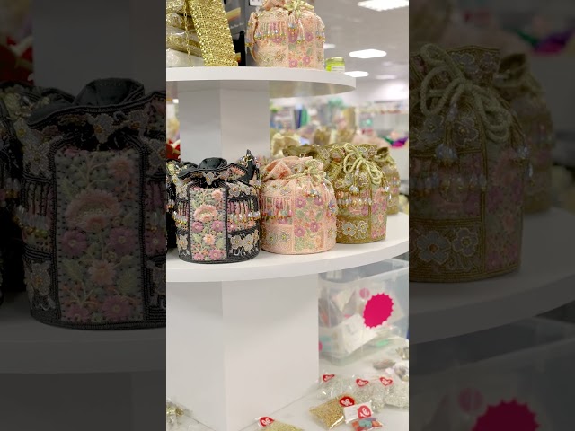 Vídeo relacionado con VLYX Bolso Tote de Lona con Inicial Personalizado, Bolsa de Playa, Regalo Ideal para Cumpleaños, Bodas, Playa, Vacaciones, Excelentes Regalos de Cumpleaños para Mujeres y Mamás - F