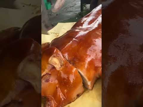 Wow so delicious crispy roasted whole pig #fraxychef #pig #roast #bbq