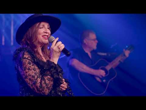 The Echo live performance