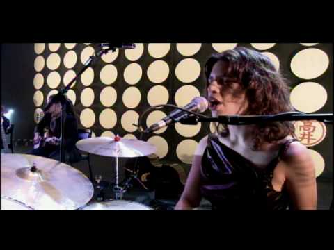 Fernanda Takai - Debaixo dos Caracóis dos seus Cabelos (ao vivo)