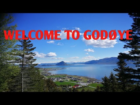 Things to do during  spring time in Norway. Family Hiking  in Fjellfotvegen Godøya by Holten Family