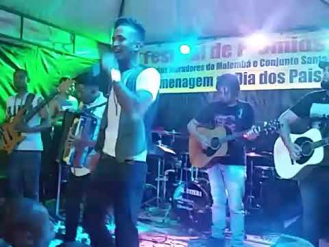 Anuncio no poste Uires Vieira