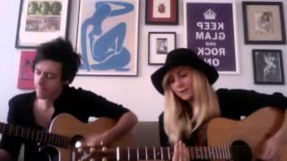 A-Sides with Jon Chattman: Blondfire Performs &quot;Where The Kids Are&quot; Acoustic