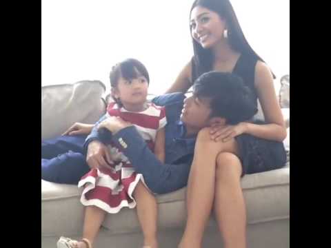 Keluarga Nicky Tirta Untuk Cover Family Guide 41