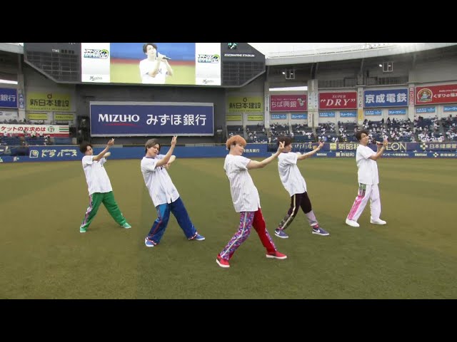 キレキレのダンス!! 5人組音楽グループ「超特急」が試合前にスペシャルライブを実施!!