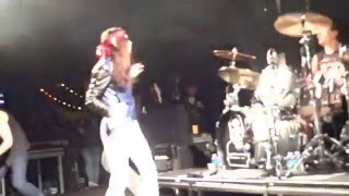 Juliette and the Licks  - Intro - Mind Full Of Daggers - Paris 2016