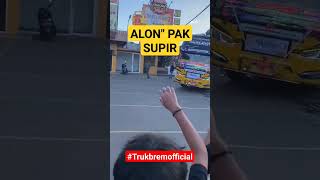 Download lagu BUS TELOLET NGEBUT #shorts #trukbremofficial #telolet #add1subscriber #teloletbus #basuri #bus mp3