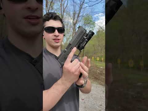 Tom Beckstrand reviews SIG Sauer's P320 X-Carry