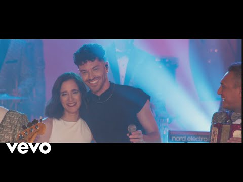 Los Ángeles Azules, Julieta Venegas, Juan Ingaramo, Jay de la Cueva - Acaríñame