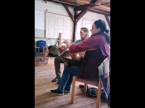Handpan, Shrutibox, Obertongesang mit Heidrun und Hangklang/Rolf