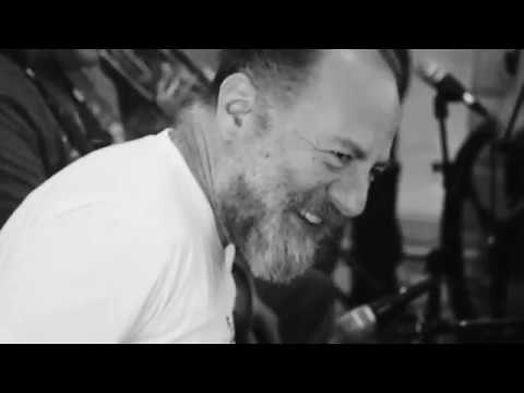 Video thumbnail for We Wish You a Merry Christmas