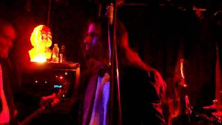 Mononc Serge & Anonymus- Musique Barbare. (live au Saphir)