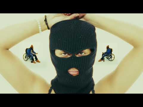 Selli Paper - Headshot Pape