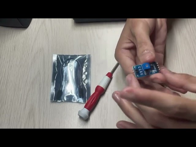 Vídeo relacionado con ARCELI 5 unids higrómetro de suelo detección de humedad sensor de agua módulo YL-69 sensor y módulo para Arduino