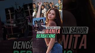 Download lagu Wake People Up for Sahur with a Woman with a Trunk mp3