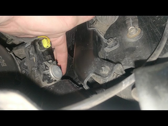 Замена Лампочки Ближнего Света СаньЕнг Актион Спорт 2008