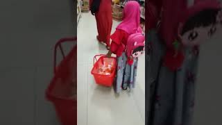 Download lagu Minyak tanah mp3 Download lagu Minyak tanah mp3