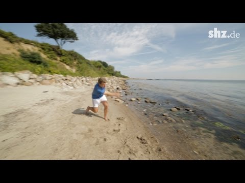 "Ditsch-WM" in Waabs: Weltmeister im Steinehüpfen gesucht