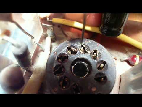 Nordmende Norma Luxus Tube Radio Video #3 - Tubes and Sockets