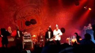 Mononc' Serge & Anonymus, "Un Clown pour Grand-Papa", Montreal, Les Francofolies, 8 aout 2009.