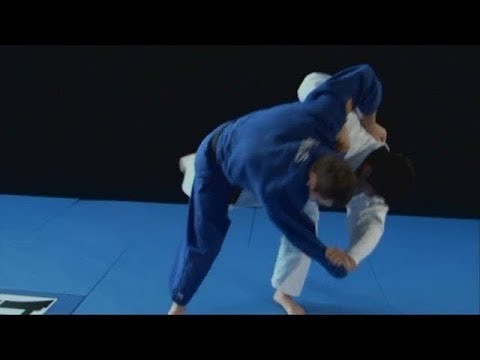 Judo inner thigh throw counter - Uchimata sukashi