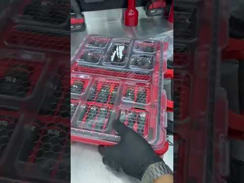 31-pc Milwaukee PACKOUT SHOCKWAVE Impact Socket Set