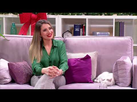 Nensi Stojanovic - Zaprosio me decko za Bozic ispred hrama