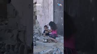 Download lagu Potret Pilu di Palestina: Kakak Menyuapi Adik di Depan Rumah yang Hancur Akibat Bom mp3 Download lagu Potret Pilu di Palestina: Kakak Menyuapi Adik di Depan Rumah yang Hancur Akibat Bom mp3